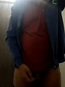 Snapshot of indianguy21 chatting on December 11, 6:20 pm indianguy21 online show from December 11, 6:20 pm