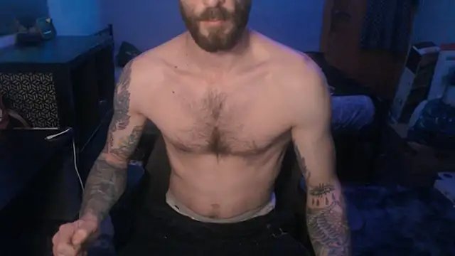 SexxxyLouis online show from February 8, 8:10 pm