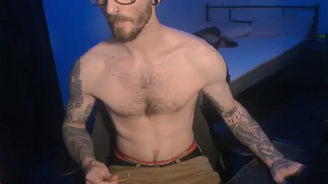 SexxxyLouis online show from March 3, 6:33 pm