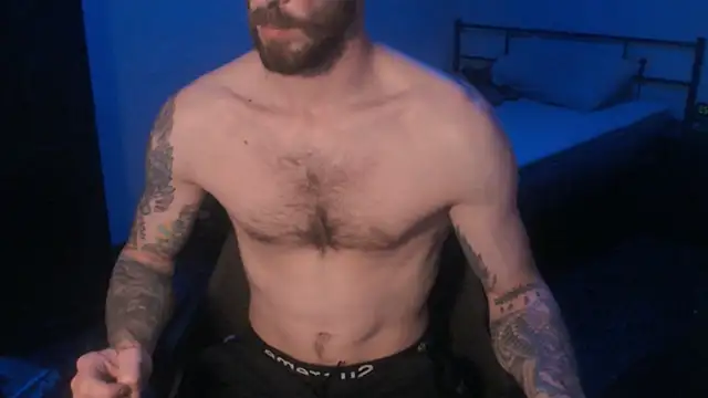 SexxxyLouis online show from March 8, 8:25 pm