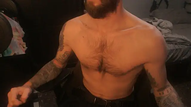 Snapshot of SexxxyLouis chatting on March 24, 8:14 pm SexxxyLouis online show from March 24, 8:14 pm