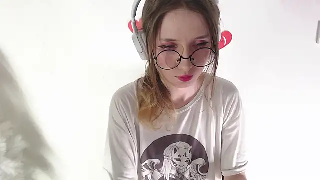  Hanna Moon  online show from March 5, 10:00 am