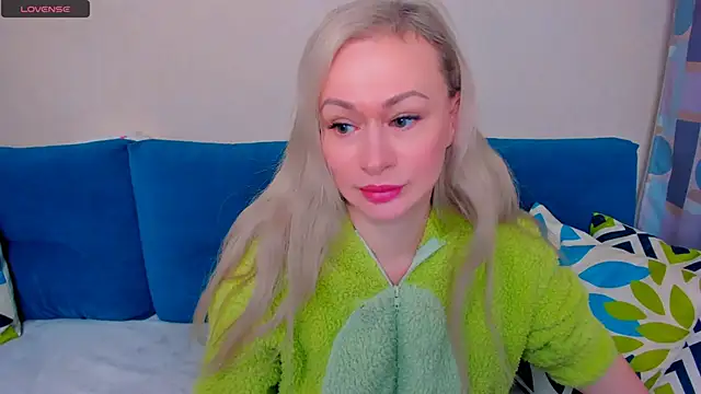 EllenMoore online show from October 3, 3:03 am