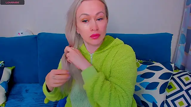 EllenMoore online show from October 5, 3:27 am