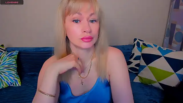 EllenMoore online show from May 23, 3:12 am