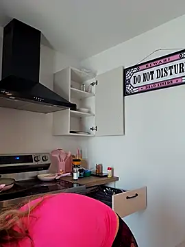 LilyOrion online show from February 9, 8:02 pm