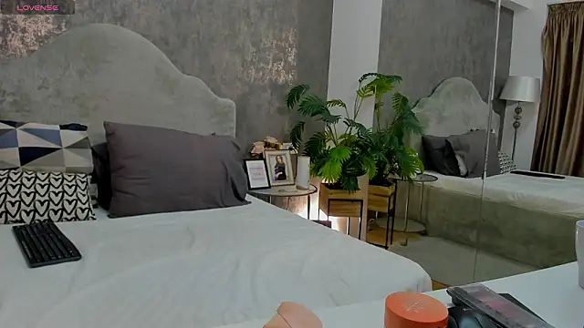 LisaCroft online show from February 9, 6:28 am