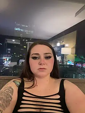 Snapshot of Kira_tattoo chatting on February 26, 5:09 am Kira tattoo online show from February 26, 5:09 am