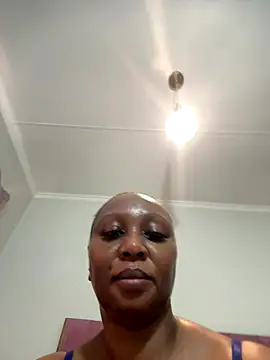 Snapshot of Bootyliciouse21X chatting on January 6, 3:38 pm Bootyliciouse21X online show from January 6, 3:38 pm