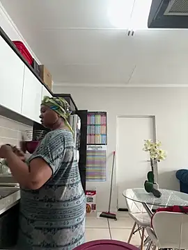 Snapshot of Bootyliciouse21X chatting on February 2, 10:58 am Bootyliciouse21X online show from February 2, 10:58 am