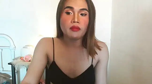 Snapshot of JustineBIGCUM chatting on December 2, 5:48 am JustineBIGCUM online show from December 2, 5:48 am