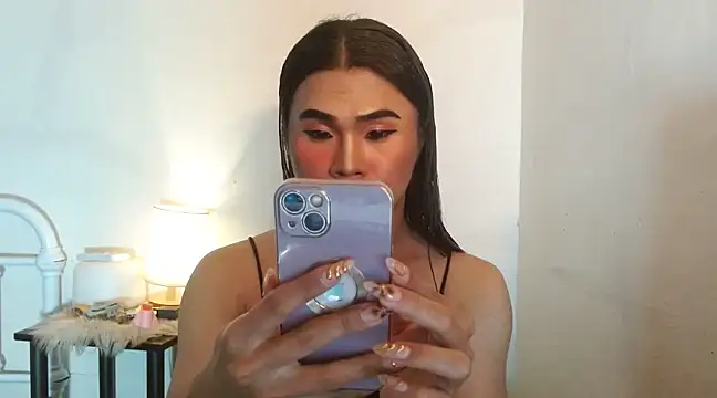 Snapshot of JustineBIGCUM chatting on December 22, 6:39 am JustineBIGCUM online show from December 22, 6:39 am