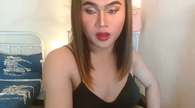 Snapshot of JustineBIGCUM chatting on February 23, 9:33 am JustineBIGCUM online show from February 23, 9:33 am