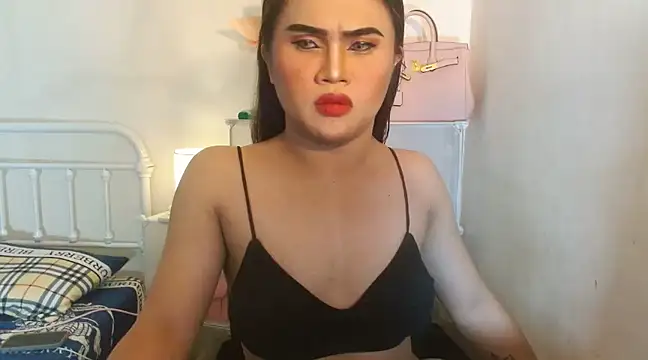 Snapshot of JustineBIGCUM chatting on March 4, 10:24 am JustineBIGCUM online show from March 4, 10:24 am