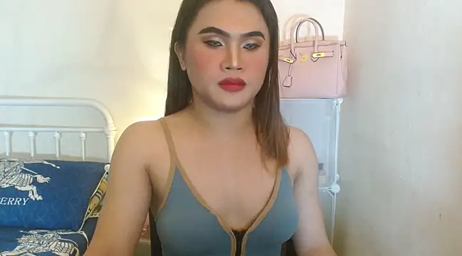 Snapshot of JustineBIGCUM chatting on March 10, 8:26 am JustineBIGCUM online show from March 10, 8:26 am