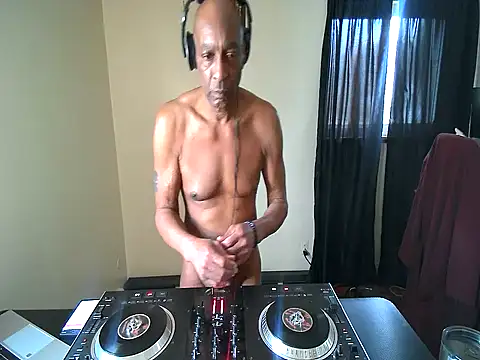 longdick4you8686 online show from February 28, 8:07 pm