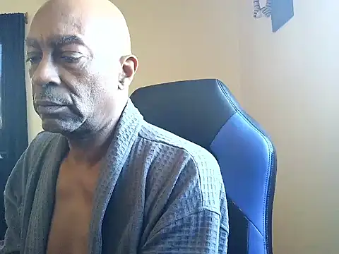 Snapshot of longdick4you8686 chatting on March 8, 10:13 pm longdick4you8686 online show from March 8, 10:13 pm