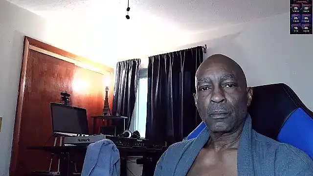 Snapshot of longdick4you8686 chatting on March 23, 12:20 pm longdick4you8686 online show from March 23, 12:20 pm