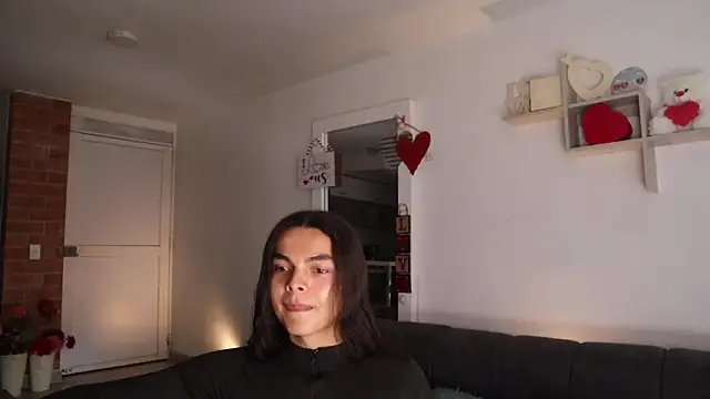 Snapshot of _Vahos_ chatting on February 23, 7:11 pm Vahos online show from February 23, 7:11 pm