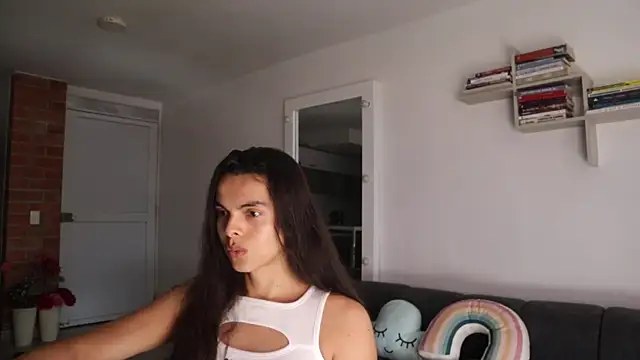 Snapshot of _Vahos_ chatting on March 2, 7:21 pm Vahos online show from March 2, 7:21 pm