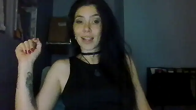 chicacastilla online show from August 8, 6:15 am