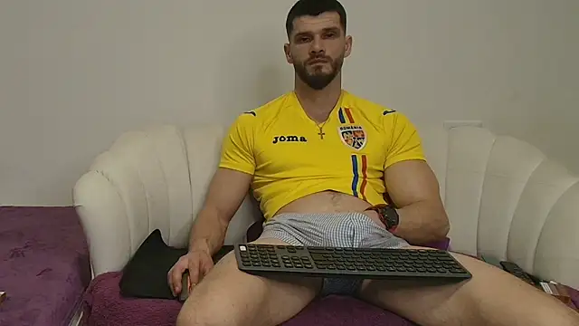 Snapshot of MauroTwin chatting on March 9, 7:07 pm MauroTwin online show from March 9, 7:07 pm