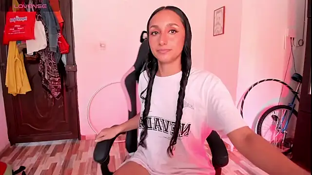 adrena 10 online show from April 18, 2:32 pm