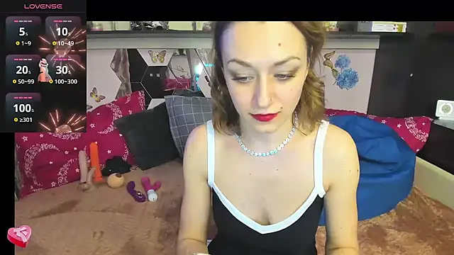 Snapshot of FoxyDom699 chatting on February 24, 10:15 am FoxyDom699 online show from February 24, 10:15 am