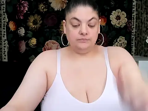Exotic-Melons online show from May 13, 9:33 pm