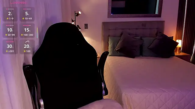 AmyWood online show from October 25, 1:51 pm