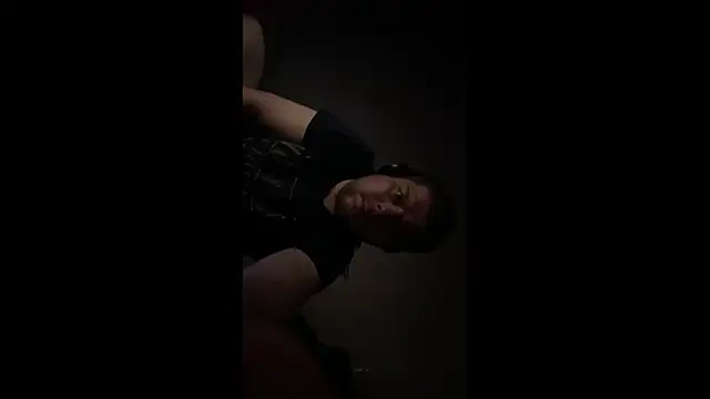 Czechyoungboy online show from December 22, 1:57 am