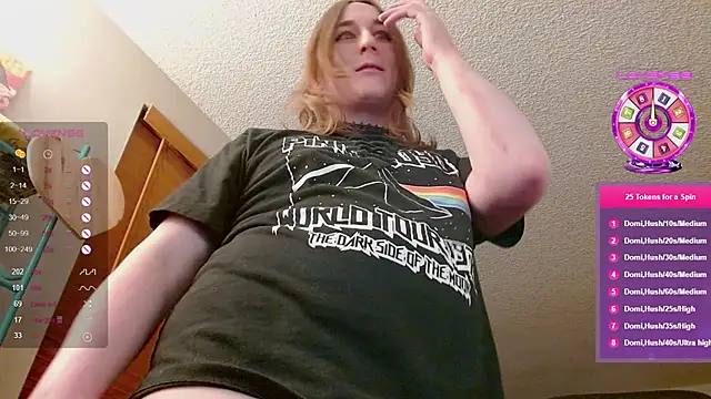 Snapshot of luluvaladon chatting on January 11, 3:44 am luluvaladon online show from January 11, 3:44 am