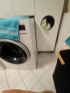 Snapshot of NiceHunter89 chatting on February 3, 10:26 pm NiceHunter89 online show from February 3, 10:26 pm