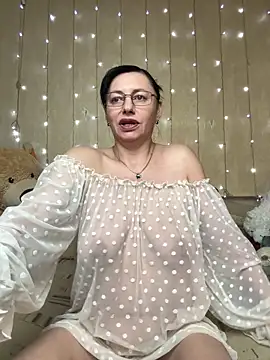Snapshot of Amberhotqueen chatting on February 5, 9:14 am Amberhotqueen online show from February 5, 9:14 am