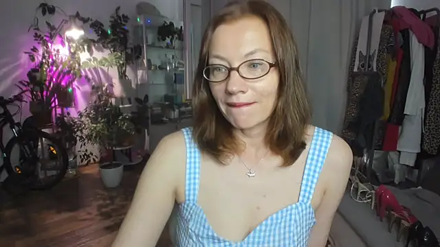 Snapshot of Constancia_pure chatting on June 12, 1:32 pm Constancia pure online show from June 12, 1:32 pm