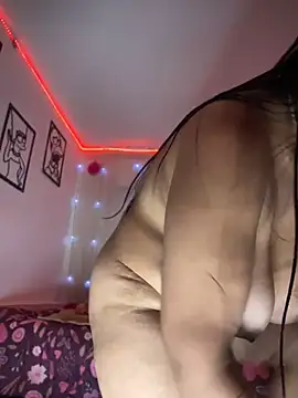 Snapshot of Emma_Brown_12 chatting on May 14, 9:10 pm Emma Brown 12 online show from May 14, 9:10 pm