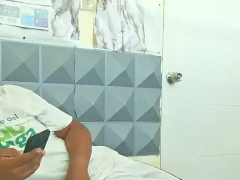 thesugar32 online show from February 20, 1:33 pm