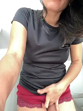 Snapshot of mahia_queen chatting on May 15, 3:19 pm mahia queen online show from May 15, 3:19 pm