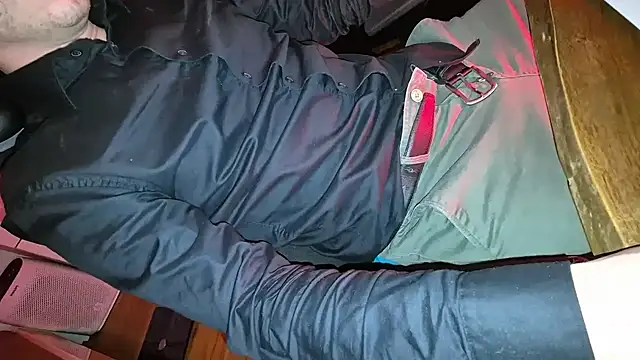 Snapshot of -luckybong- chatting on January 13, 5:02 pm -luckybong- online show from January 13, 5:02 pm