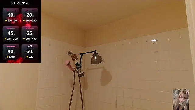 Blondiewithanass online show from February 13, 3:46 am