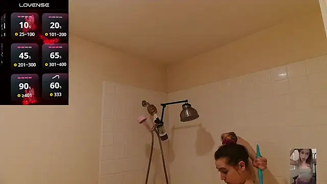 Blondiewithanass online show from March 26, 5:02 am