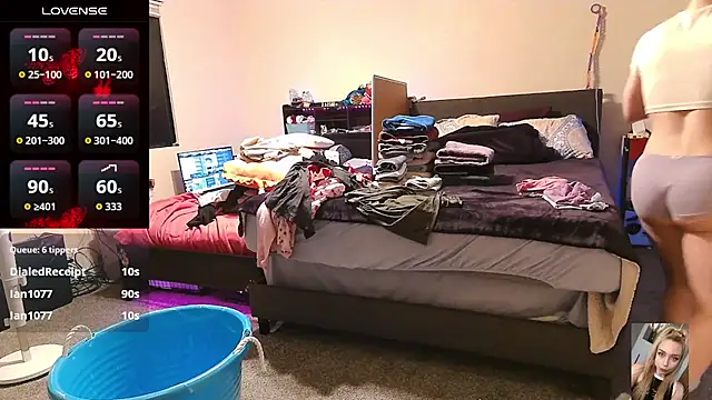 Blondiewithanass online show from April 16, 4:57 am