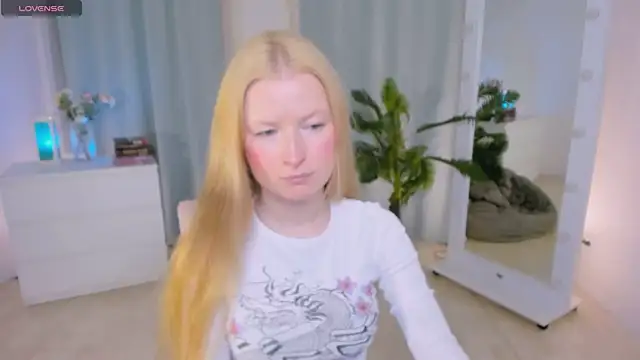 Laly Peach online show from May 30, 7:16 am