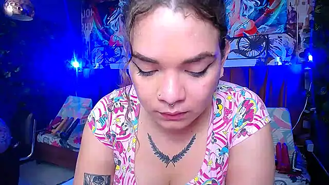 Snapshot of ShantalBlonde chatting on February 1, 1:51 pm ShantalBlonde online show from February 1, 1:51 pm