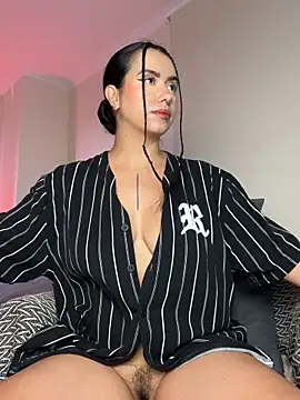 Snapshot of Samispank chatting on May 6, 9:31 pm Samispank online show from May 6, 9:31 pm