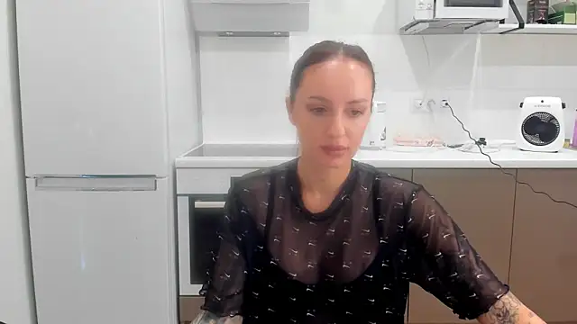 Snapshot of Your_Masha chatting on June 5, 6:42 am Your Masha online show from June 5, 6:42 am