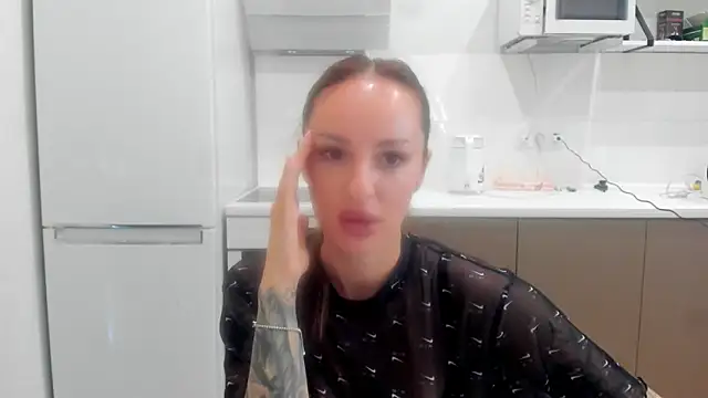 Snapshot of Your_Masha chatting on June 5, 6:52 am Your Masha online show from June 5, 6:52 am