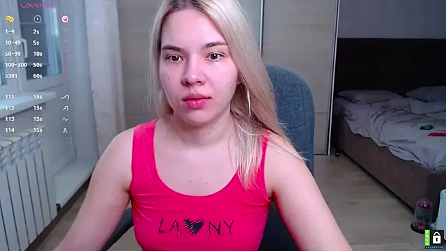 Snapshot of Lana__Nova chatting on September 13, 5:18 am Lana  Nova online show from September 13, 5:18 am