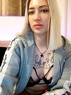 Snapshot of Fuck-Gina chatting on February 5, 8:46 pm Fuck-Gina online show from February 5, 8:46 pm