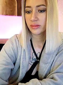 Snapshot of Fuck-Gina chatting on February 7, 2:48 am Fuck-Gina online show from February 7, 2:48 am